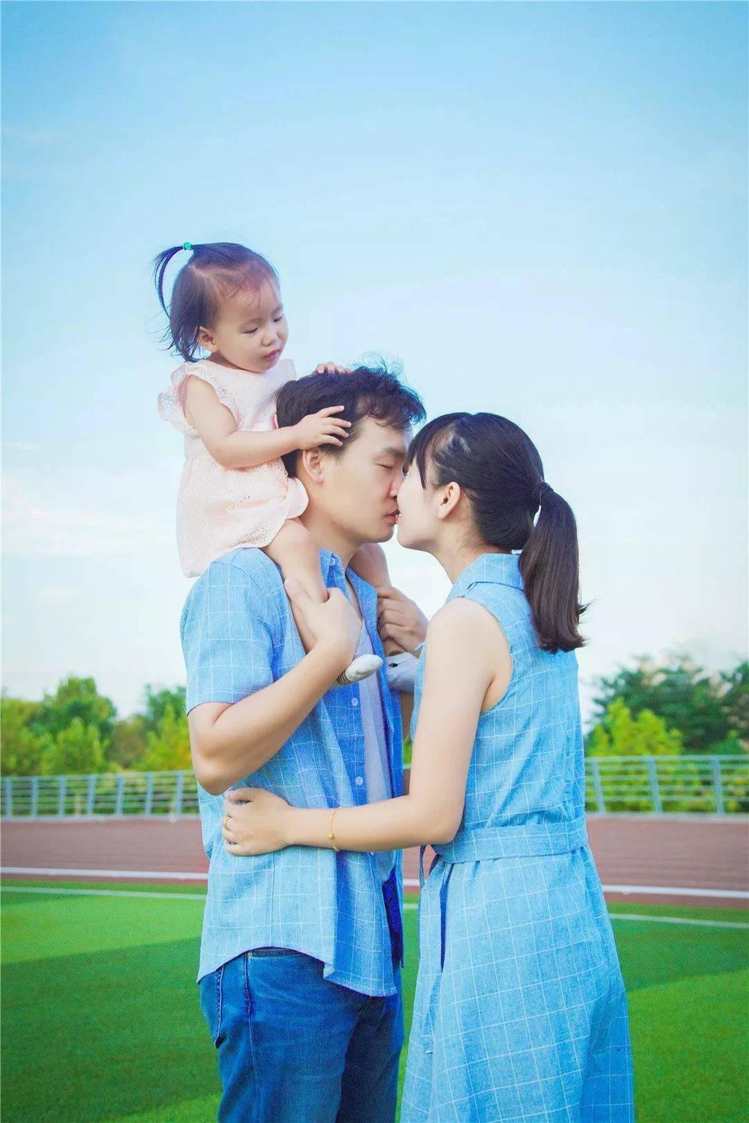 女主播李梓萌：专业与美丽，完美结合！三天连播《新闻联播》