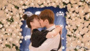 男孩吃鸡腿