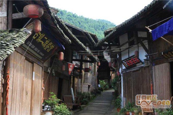 吞噬星空：盘点罗峰最该感谢的四位恩师，他们的实力究竟有多强