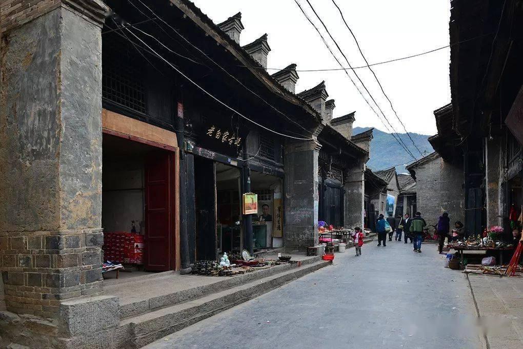 文化包容与理解:互惠生的家庭成长历程